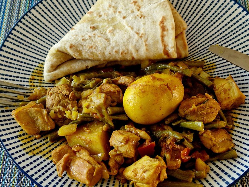 Masala kip met kouseband, aardappeltjes en ei 